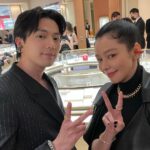 Vivian Hsu Instagram – 經紀人視角

#台中Cartier幕後花絮

第一張：與航海王索隆Zoro的相遇
第二張：Cartier最美櫃檯
第三張：讓我美美的團隊們
第四張：你們太熱情我要閉眼專心唱慢歌
第五張：幕前四朵美麗的花
第六張：幕後四朵美麗的花

マネージャー目線
#台中カルティエメイキング写真

一枚目：ワンピースゾロとの出会い
二枚目：カルティエの最も美しい受付
三枚目：私を綺麗にしてくれたチームの皆さん
四枚目：皆さんが情熱すぎて集中するために目を閉じて歌わせて
五枚目：表・お花のように綺麗な四人
六枚目：裏・お花のように綺麗な四人

@mackenyu #Zoro #Onepiece @cartier 
@chen_ting_ni  @nikki_hsieh @regina_lei_
#新田真劍佑 #航海王 #真人版索隆
#新田真剣佑 #ワンピース #実写版ゾロ