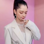 Vivian Hsu Instagram - 今日 #OOTD @lounes_chen @jenny_lin_0418 @edahahahaha @eda_fashion_studio @bbl._.412 @ginnylu @sonymusic_taiwan