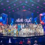 Vivian Hsu Instagram - 少女們畢業快樂！ 三個月來陪著少女們熬過了幾個夜晚 最後公演太精彩 每一個妳們都是獨一無二的 看到妳們的成長和努力的同時 也是我第一次看見2位男導師落下男兒淚 祝福我們未來都好 辛苦了2位導師：奕寬老師 / 王子老師 還有最美主持人：木木 少女たちよ、卒業おめでとう！ この3ヶ月この子たちと一緒にいくつかの夜を更してきた。最後のパフォーマンスは本当に素晴らしかったよ。皆さんはそれぞれ特別で唯一無二だ。 皆さんの成長と努力を見届けた。 そして審査員のお二人の男の涙が初めて見た。 私たちの未来は順調でありますように。 審査員のお二人：奕寬／プリンス 一番綺麗な司会：木木 お疲れ様でした。 @ikuanstyle @prince_pstar @mumu0808_ 幻藍小熊 @ten__entertainment 紫月光 @acem.tw 薄荷水晶 @babymint_official 緋紅魅影 @hur_official_ 日光之橙 @sunny_parfum_official 黑曜精靈 @ss_ent_official_ @jenny_lin_0418 @lounes_chen @bbl._.412 @eda_fashion_studio @edahahahaha @magdabutrym @tuantuan_official @Hanshsu_official @tastboutique