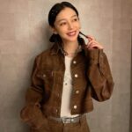 Vivian Hsu Instagram - 分享我在東京吃了一家剛開幕好好吃的燒肉+涮涮鍋 謝謝玲奈ちゃん 謝謝日本電視台 #行列のできる相談所 1/28（日）日本時間21:00-21:54播出 記得收看喔～ ———————————————————— 東京でオープンしたばっかりの美味しい焼肉+しゃぶしゃぶを食べたんだ。 玲奈ちゃんありがとう。 日テレ #行列のできる相談所 ありがとう。 1/28（日）21:00-21:54放送予定なので、お見逃しなく〜 #市來玲奈 #士士 @lounes_chen @shintsaimakeup 還有啊，我開了X和line！請追蹤哦～ そして、公式Xと公式LINEアカウントもあるので、ぜひフォローして下さいね！ 公式X https://twitter.com/IronV_official 公式LINEアカウント https://liff.line.me/1645278921-kWRPP32q/?accountId=vivianhsu