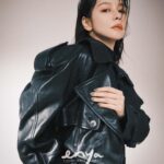 Vivian Hsu Instagram - こんばんは 喜歡彩色還是黑白？ カラフルとモノクロ、どっちが好き？ eqnya FASHION QUEEN July Cover COVER STAR | @vivianhsu.ironv EDITOR & STYLIST | @__yizhen______ INTERVIEW & TEXT | @coco_yy_cest STYLING ASSISTNAT | @000000ooo_x PHOTOGRAPHER | @johnnylu.jpg HAIR | @lounes_chen MAKEUP | @jenny_lin_0418 JEWELRY | @damianiofficial @enyafashionqueen #enyafashionqueen #7月號封面人物 #徐若瑄 #vivianhsu #coverstar #DAMIANI