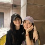 Vivian Hsu Instagram - 忙裏偷閒 我永遠的好姐妹 我們都要好好的 做彼此的翅膀🪽 Love U 🤍 親友です @loveruby_official