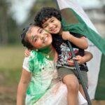 Vriddhi Vishal Instagram - With ma Kittu ❤️❤️🇮🇳🇮🇳🇮🇳❤️❤️❤️ 📸 @vishal_kannan03 #happyrepublicday #withkittu #brother #brothrlove❤️