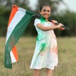 Vriddhi Vishal Instagram - With ma Kittu ❤️❤️🇮🇳🇮🇳🇮🇳❤️❤️❤️ 📸 @vishal_kannan03 #happyrepublicday #withkittu #brother #brothrlove❤️