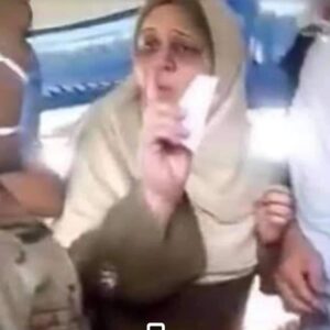 Wafaa Amer Instagram - الست  العظيمة دي هي الي دفعت التذكرة للعسكري و رفضت اهانته الست دي لازم تتكرم مش لانها دفعت بس للعسكري 
لانها انسانه و عندها قلب و عملت زي ما ربنا اوصانا 
و يؤثرون علي انفسهم و لو كان بهم خصاصة 
صدق الله العظيم 
تحية لكل سيدة  محترمة لها قلب يشعر ان  الله يكرم من يكرم ضيف علي الارض 
فما بالكم من خير اجناد الارض 
لو اعرف مكانها او تليفونها و الله اروح لها ابوس ايدها الي دفعت و حتنور يوم القيامة لانها جبرت خاطر ربنا يجبر خاطرها 
فخورة اني امرأة 
فخورة اني مصرية 
فخورة بكل نساء مصر
تحيا الارض الطيبةالتي يعيش عليهانساء مصر
تحيا جمهورية مصر العربية
السيدة  وفاء عامر