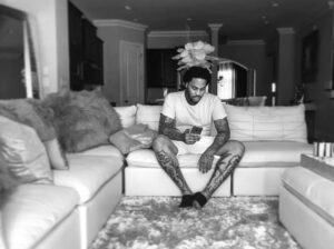 Waka Flocka Flame Instagram - I catch myself questioning myself more then often lately… why is that… am i losing faith.. naaa.. or am noticing changes and dreams unfolding and i’m calmer, wiser, and self centered so i know this is the ending of the new beginning 🥲😎 i’m sad because i wish many more would of believed and followed faith but at the same time this my  proudest moment in life Thank GOD and always give yaself credit #Flock …. I just pray y’all listen to my words and let my actions guide y’all thru life #withLoveAndGrace