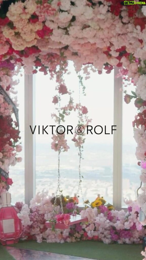 Wale Instagram - #Flowerbomb, let me guess your favorite fragrance. @viktorandrolf_fragrances #ViktorandRolfFragrancePartner @Edgenyc