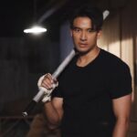 Warintorn Panhakarn Instagram - ไม่ต้องคุยกันให้เหนื่อย !! เอ้อแต่นี่เหนื่อยกว่าคุย ! 🤣 #หนึ่งวันพันกว่าหมัด #มือปราบมหาอุตม์