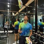 Warintorn Panhakarn Instagram - บอกเลย เล็งคู่นี้ไว้นานแล้ว ตั้งแต่เห็นภาพใน Social เมื่อปีที่แล้ว ตั้งแต่เริ่มใส่ NB 990 V6 เป็น sneaker ที่เราโคตรชอบ เดินเพลินมาก เลยคิดว่าจะจัด NB Running มาไว้เป็นพวกซัก 1 คู่ รีวิวสไตล์คนเริ่มวิ่งแต่รองเท้าเยอะค่า 😁 เบา นุ่มเฟิร์มๆ กว้างๆ เด้งส่ง ลงเท้าแบบมีความมั่นคงครับ 👍🏼 #แม่ๆถ่ายให้หน่อย ❤️ #ถ่ายสิบได้ห้าแล้วน๊าเดี๋ยวนี้ 😁 @ari_running 🫶🏼