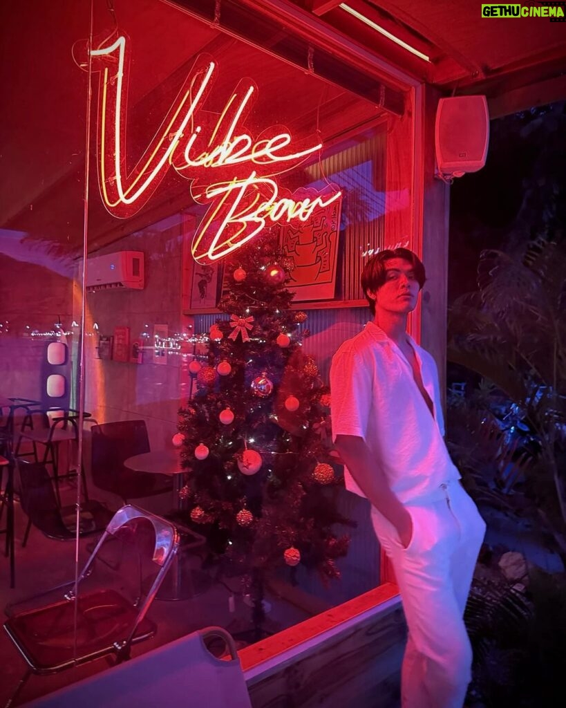 Way-ar Sangngern Instagram - Best vibe ❤ เกาะล้าน - Koh Larn