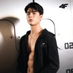 Way-ar Sangngern Instagram - พร้อมแล้ววันนี้ กับ แบรนด์ 4F สินค้าแนว Sport และ Lifestyle ชั้นนำระดับโลก ส่งตรงมาจากประเทศโปแลนด์ ซึ่งที่นี่จะเป็น The First Mono Store ใจกลางกรุงเทพมหานคร ณ ศูนย์การค้า Terminal21 Asok ชั้น2 มาครั้งนี้ 4F ได้นำเสื้อผ้าที่ตอบโจทย์ทั้งกลุ่มไลฟ์สไตล์และตอบโจทย์กลุ่มคนออกกำลังกายมาให้เลือกกันอย่างหลากหลาย ทางแบรนด์ขอเชิญลูกค้าทุกท่านเปิดประสบการณ์การช้อป สินค้าที่เป็น Limited Edition โดยเฉพาะ collection 4F / ROBERT LEWANDOWSKI และสินค้า collection อื่นๆ อีกมากมาย 4F Store Terminal 21 Asok เปิดอย่างเป็นทางการวันที่ 2 สิงหาคม เป็นต้นไป และเพื่อเป็นการฉลองการเปิด Store แรก เมื่อซื้อสินค้า 2,500 บาทรับฟรีทันทีหมวกรุ่น Highlight จากแบรนด์ 4F 1 ใบ 🎉 #4F #4FTH #4FxRL9 #WeMakeATeam