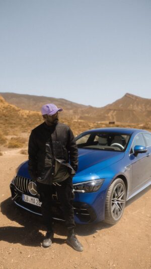Will.i.am Instagram - It’s time to #RoarToVegas with @iamwill 💫

SO POWERFUL. SO AMG.

#MercedesAMG #AMG #AMGThrill #SOAMG