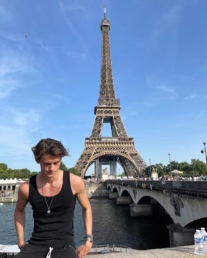 William Franklyn-Miller Instagram - Made it to Paris, shits cool icl
