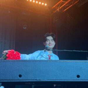 William Gao Instagram - uk tour. thank you thank you thank you thank you 💜
love and peace always