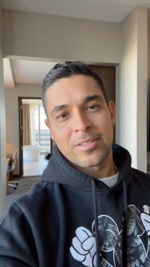 Wilmer Valderrama Instagram - Thank you for all your love!
Gracias por todo tu amor!
Obrigado por todo o seu amor!
Merci pour tout votre amour!
あなたのすべての愛をありがとう!
당신의 모든 사랑에 감사드립니다.
Danke für all deine Liebe!
Grazie per tutto il tuo amore
