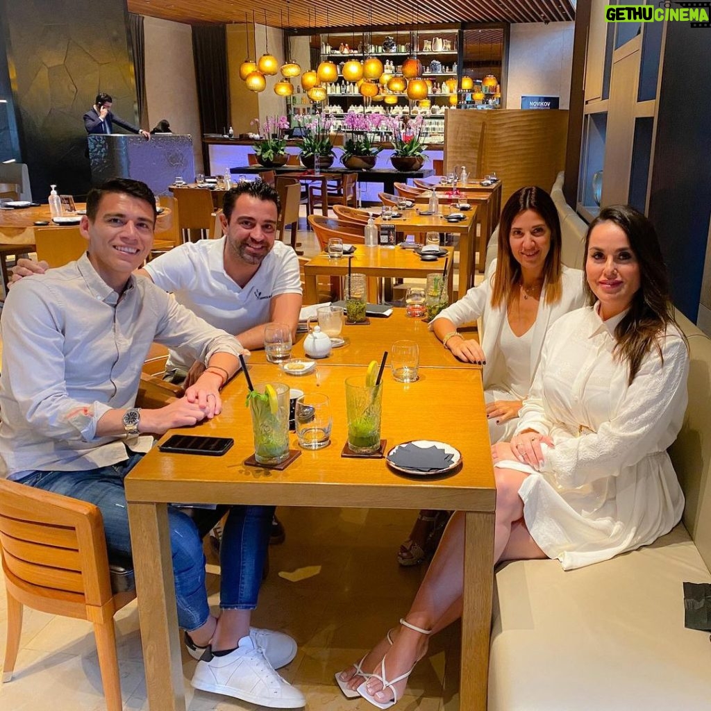 Xavi Hernández Instagram - Un plaer compartir aquest dinar amb vosaltres, amics! 😘❤️🔝 @nuriacunillera81 @hectormorenoh @byirenemartinez Un placer compartir esta comida con vosotros, amigos! 😘❤️🔝 @nuriacunillera81 @hectormorenoh @byirenemartinez It was a pleasure to have a lunch together, dear friends! 😘❤️🔝 @nuriacunillera81 @hectormorenoh @byirenemartinez Novikov Doha