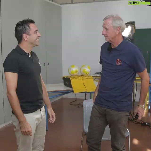 Xavi Hernández Instagram - @fundacioncruyff ❤ #CruyffLegacy #CreatingSpace