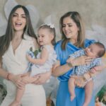 Ximena Navarrete Instagram - Amor infinito ♾️!!! @alisgonzalezphotography Gracias por capturar estos momentos que quedan en el corazón para siempre . Lo máximo, amé todas las fotos de nuestra sesión del día de las madres con mi invitada estelar, mi mamá 🫶🏻 XVN + JCVN