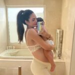 Ximena Navarrete Instagram – ✨35 weeks pregnant // 35 semanas de embarazo ✨