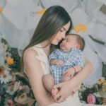 Ximena Navarrete Instagram - Amor infinito ♾️!!! @alisgonzalezphotography Gracias por capturar estos momentos que quedan en el corazón para siempre . Lo máximo, amé todas las fotos de nuestra sesión del día de las madres con mi invitada estelar, mi mamá 🫶🏻 XVN + JCVN