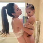Ximena Navarrete Instagram – ✨35 weeks pregnant // 35 semanas de embarazo ✨