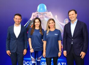 Yağmur Tanrisevsin Instagram - Tan yerinden sevgilerr ✌ güneşin doğuşuyla beraber dünyanın ilk kıtalararası triatlon yarışması olan Oral-B Challenge İstanbul Triatlonu’nun üçüncüsünü başlattım. Muazzam bir atmosferdi. Bildiğiniz gibi, yüzme, koşu ve bisiklet olmak üzere üç dalda yapılan triatlon; güç ve dayanıklılık gerektiren bir spor dalı.Oral-B sponsorluğuyla Triatlon da sporcuların kendi sınırlarını keşfetmelerini,zorlamalarını ve kendilerini geliştirmelerini sağlıyor son yıllarda triatlon sporunda büyük hamleler gerçekleştiren Türkiye bu dalda önemli bir organizasyona üçüncü kez ev sahipliği yapıyor. Bu başarılı organizasyonun bir parçası olduğum için çok mutluyum .💙🤍
 #OralBileGücüneGüçKat @oralbtr @turkiyetriatlon @pgturkiye #işbirliği