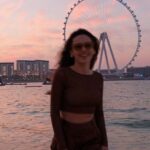 Yağmur Tanrisevsin Instagram - 12 ay yaz yaşama fırsatı sunan Dubai’de deniz ve güneş dışında da aksiyon sevenler için sayısız extrem deneyim alternatifi de sunuyor..✨Tek başınıza gitseniz bile çok keyifli zaman geçireceğiniz eşsiz bir yer. Herkesin mutlaka görülmesi gereken yerler listesinde en üstlerde yer alması gereken Dubai 🌞 #dubai @visitdubai #işbirliği #mustseen #suncity #lovedubai