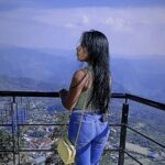 Yalitza Aparicio Instagram - 🥰 Oaxaca nunca nos dejara de sorprender. . . . Todos queremos #amigos así ☺️, que te llenan la memoria de #fotos, y real , no me di cuenta de varias 🙈