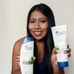 Yalitza Aparicio Instagram - Si tú como yo tienes cuero cabelludo sensible, te recomiendo la nueva línea Dermo-Sensitive con Aloe Vera que nos trae @headandshouldersla su fórmula con pH balanceado nos devolverá la calma a nuestra cabeza y dejará nuestro cabello sano, limpio y hasta el 100% libre de caspa con el uso regular. ¿Qué esperas para quitarte esa preocupación de la cabeza y mantenerla en calma? #CabezaEnAlto #CabezaEnCalma #publicidad