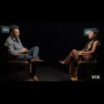 Yalitza Aparicio Instagram - ¡De maestra a maestro! 👨🏻‍🏫 #Radical nos sigue sorprendiendo ☺️ Tuve una conmovedora charla con mi querido @ederbez sobre cómo nació esta película 🤩 Mira la entrevista completa en el canal de YouTube de ViX y en ViX.