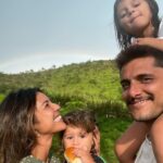 Yanna Lavigne Instagram - Achamos um arco-íris em casa no dia do aniversário da Memé, nosso pote de amor 🌈 🧡