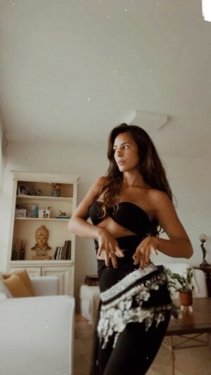 Yanna Lavigne Instagram - Sabadão no rio sozinha em casa, e a mama tá como? 😂🤍