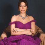 Yara Instagram - اللوك غرام 💕✨ بتوافقوني؟ 😍 📸 from the #wedding Dressed by: @aavvafashion Jewelry: @samrajewellery Makeup: @alberto_makeup Hair: @wassimsteve Contact lens: My collection “Lilium Hazel” @samacontactlens 👁 Photographer: @zobiansaadofficiall #Yara | #يارا United Arab Emirates