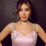 Yara Instagram - ما بدّي منَّك أنا إلّا تغازلني زيادي …💕✨ 📸 from the #wedding Dressed by: @aavvafashion 💞 Jewelry: @samrajewellery Hair: @wassimsteve Contact lens: My collection “Lilium Hazel” @samacontactlens 👁 Photographer: @georgeschamieh #Yara | #يارا United Arab Emirates
