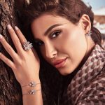 Yara Instagram - Loading up on Daisies… 🌼 Discover the Love Me, Love Me Not Collection designed by Yara. An enhancement to femininity, purity and radiance. ❤️ #LoveMeLoveMeNot #Feminine #Radiance #Diamond #SamraDubai ‏ @samrajewellery ✨ ما اجمل ورود الديزي.. 🌼 ‎ اكتشف مجموعة #بتحب_ما_بتحب التي صممتها يارا. تعزيز للأنوثة والتألق. #Yara | #يارا . . . #Yaralb_lovers #YaraCollection #YaraFans #يارا_لوفرز #يارا_فانز UAE