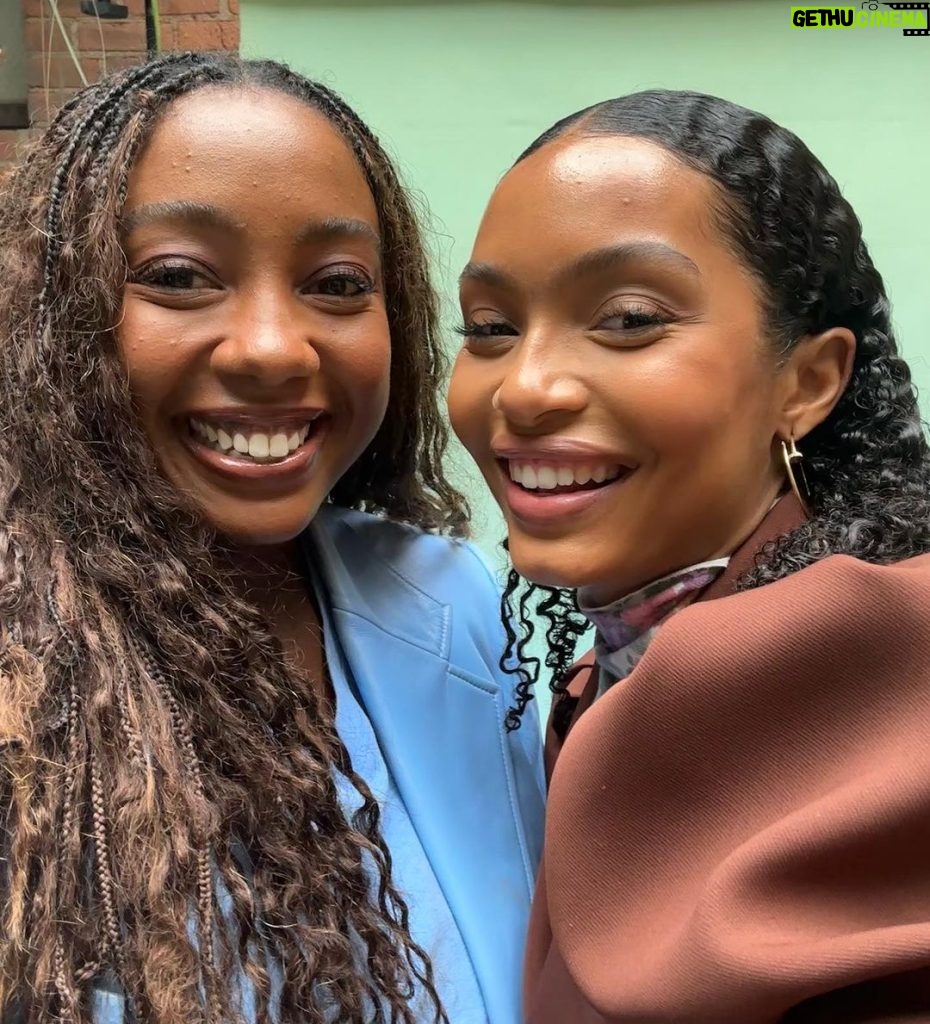 Yara Shahidi Instagram - 🤎@envsnfest 💜