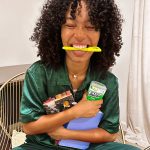 Yara Shahidi Instagram - #Ad Late night focus with @extragum.✨Visit ExtraGum.com/hotline for a chance to study with me and to access free, online homework help. #EXTRAhourshotline