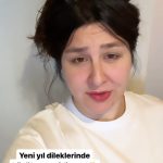 Yasemin Sakallıoğlu Instagram – Yeni yıl dileklerine gelen son güncelleme😂