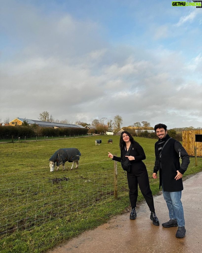 Yasemin Sakallıoğlu Instagram - İçimdeki Kazım buralardan arsa almak istiyor😂 Soho Farmhouse