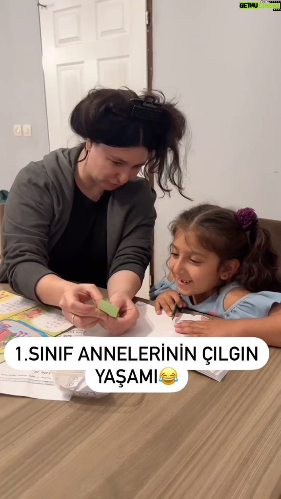 Yasemin Sakallıoğlu Instagram - 1. sınıf annelerinin sabır dolu günleri😂