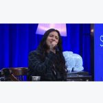 Yasemin Sakallıoğlu Instagram - Beste dünyalarındayım hayat bahçesi💚 Söz/Müzik👉 Yasemin Sakallıoğlu