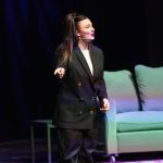 Yasemin Sakallıoğlu Instagram - Dün gece çok özel bir geceydi benim için. Bu senenin ilk gösterisiydi ve geliri köy okullarındaki çocuklara gidecekti. Beni dün gece yalnız bırakmayan bazı güzel insanlar var. En başta beni izlemekle kalmayıp, bana bu güzel anları hediye eden ve başından beri benden desteğini esirgemeyen güzel @hadise seni çok seviyorum. Ve onca yoğunluğun içinde gelenler @burcubiricik @ibrahimbuyukak @nurdan_buyukak @esraerol @edaerol3 @merveozbeyofficial @selincigerci @berkaysahinn @ozlemadasahin @deryaacikgoz @1mustafavuran Şu bir gerçek ki güzel şeyler güzel insanlarla yapılıyor. Hem bu şahane insanlara hem de dünyanın en samimi en içten seyircisine hayatım boyunca teşekkür edeceğim. İşime aşığım ve bu işi sizin gibi insanlarla yapmaya ba yı lı yo rum❤️🧿 eşime de aşığım @burakyirtar iyi ki varsın be karadut🌹 Bu sene daha çok gülecek, daha çok şehir , ülke gezecek daha çok sarılacak, daha çok seveceğiz❤️🧿