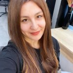 Yasemin Sakallıoğlu Instagram - Lütfen beğen hayat bahçesi. Ben bu saç için çok bedel ödedim😂