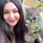 Yasemin Sakallıoğlu Instagram – Koala var, kanguru var. Her şey var bavullarım yok. Ama hayat yine de devam ediyo😂 Ballarat Wildlife Park