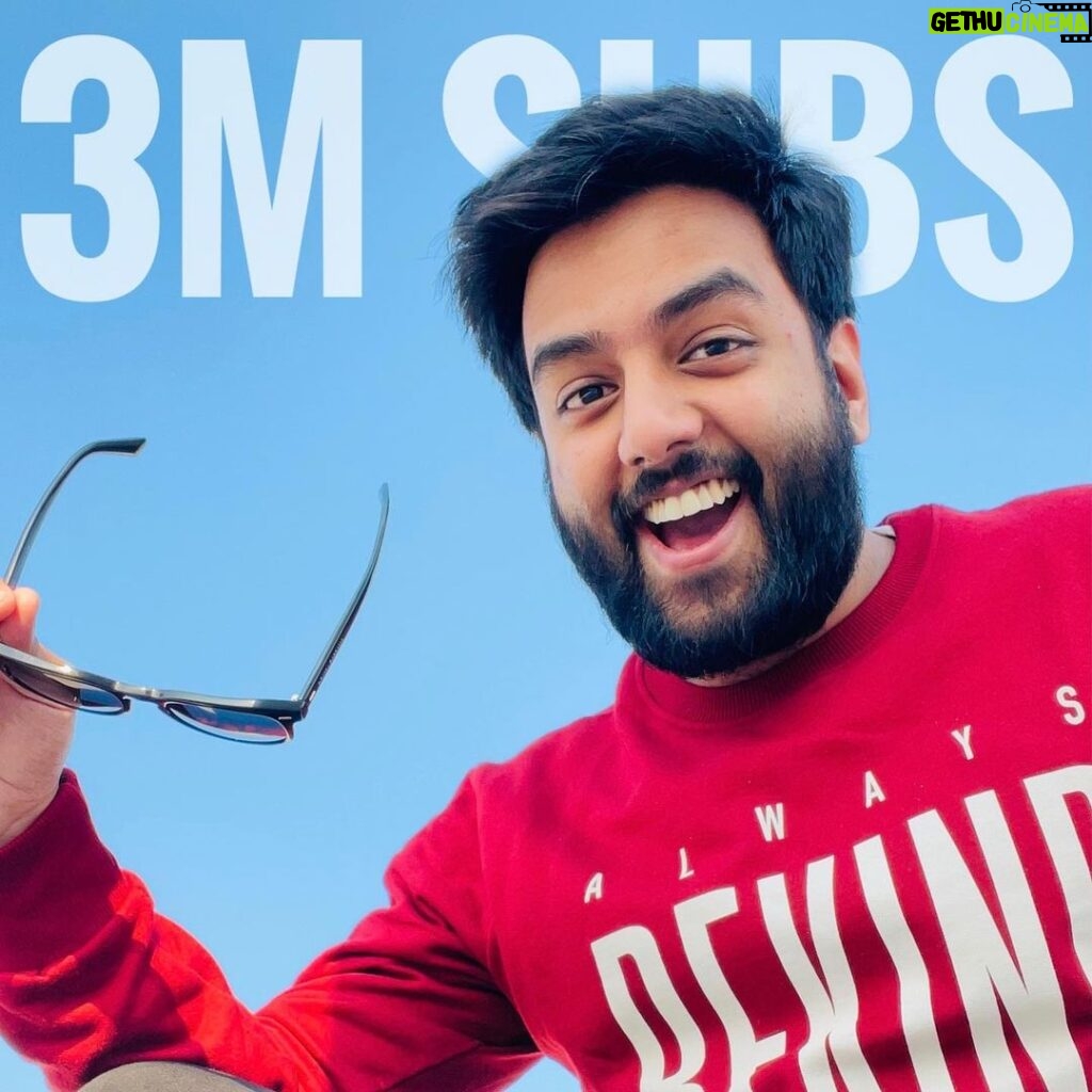 Yashraj Mukhate Instagram - CROSSED 3M SUBS ON YOUTUBE!!!🥺🎉🎉🎄🎄 The family keeps getting bigger and bigger. Thank you so so so so so much yashrajians.. yashians.. lol. Do we have a name for us? Jaise wo baaki influencers rakhte hai na.. Koi badhiya sa naam batao comments me♥