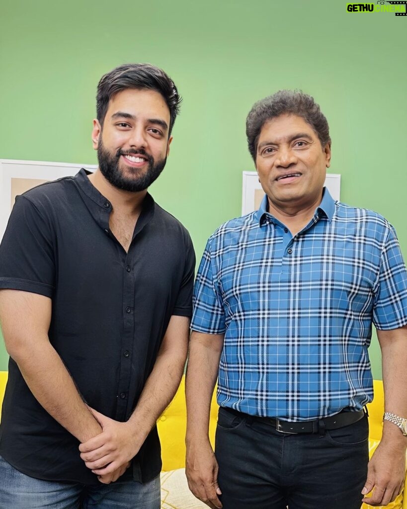 Yashraj Mukhate Instagram - In the next episode of Decoding Voices @iam_johnylever sir explains comedy timing and rhythm. Mazedaar episode hua hai! Best insaan hai sir!♥ Edit hotese upload kar dunga. Random Mukhate wale YT channel ko subscribe kar lo tab tak!🕺🏻