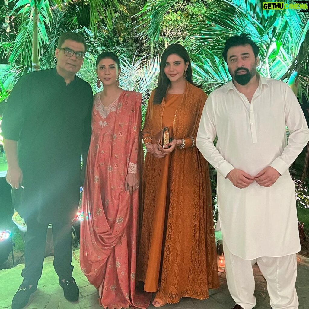 Yasir Nawaz Instagram - Eid with friends 😊