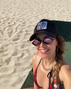 Yasmin Raeis Instagram - #hello 🙋🏻‍♀️ ❤️🖤 #summervibes #summertime #summer #summer2022 🌞#yasminraeis #yasmin_raeis #nofilter #noedit #raw #ياسمين_رئيس