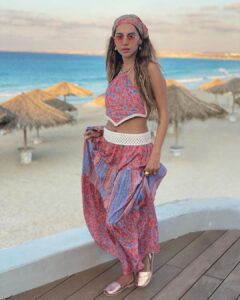 Yasmin Raeis Instagram - حُب سَلام سَعادة 💖💖💖