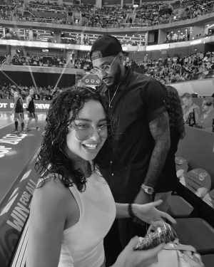 Yassi Pressman Instagram - AHHHHH fan moment with Melo  lol. watch me try to “stay calm” sa last clip 🤣 @carmeloanthony 
super bait niya! 🏀⛹🏽

📍FIBA WORLD CUP FINALS Was so fuuuuun yesterday!!!! 
 #FIBAWC 
thanks fam @letsgogonow @bk_4.7 🫶🏻